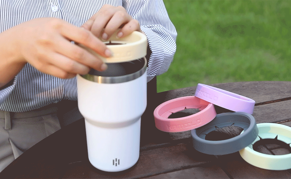 커피캐쳐를 텀블러에 꽂고